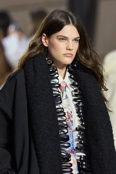 Look 13
